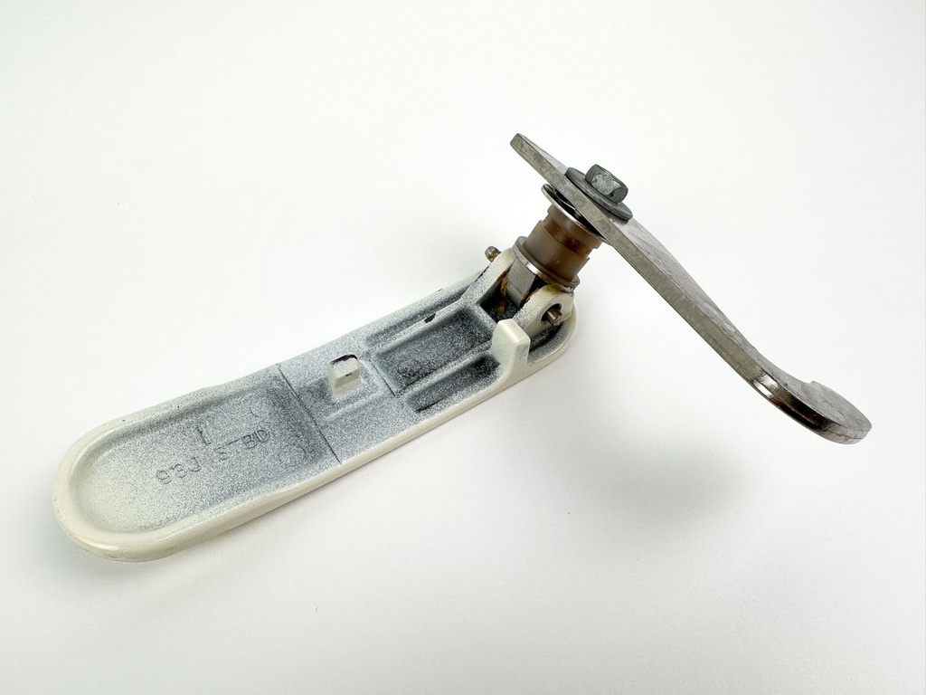 2018 Suzuki 350 HP 4 Stroke Outboard Starboard Latch Handle 61633-93J00-Y5S OEM