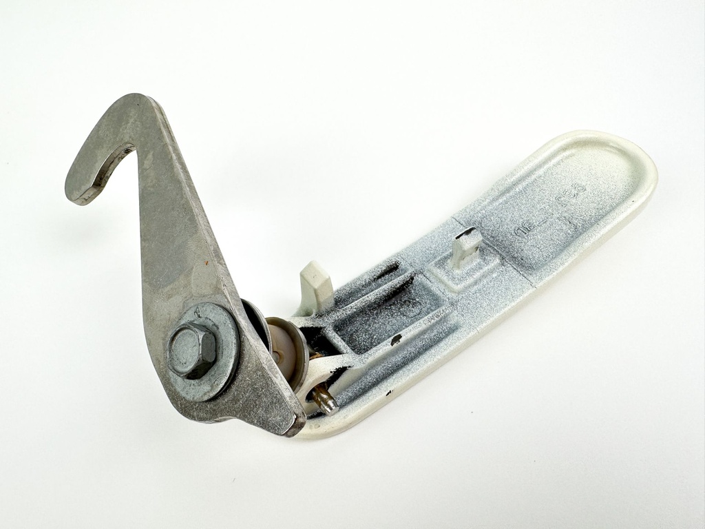 2018 Suzuki 350 HP 4 Stroke Outboard Starboard Latch Handle 61633-93J00-Y5S OEM