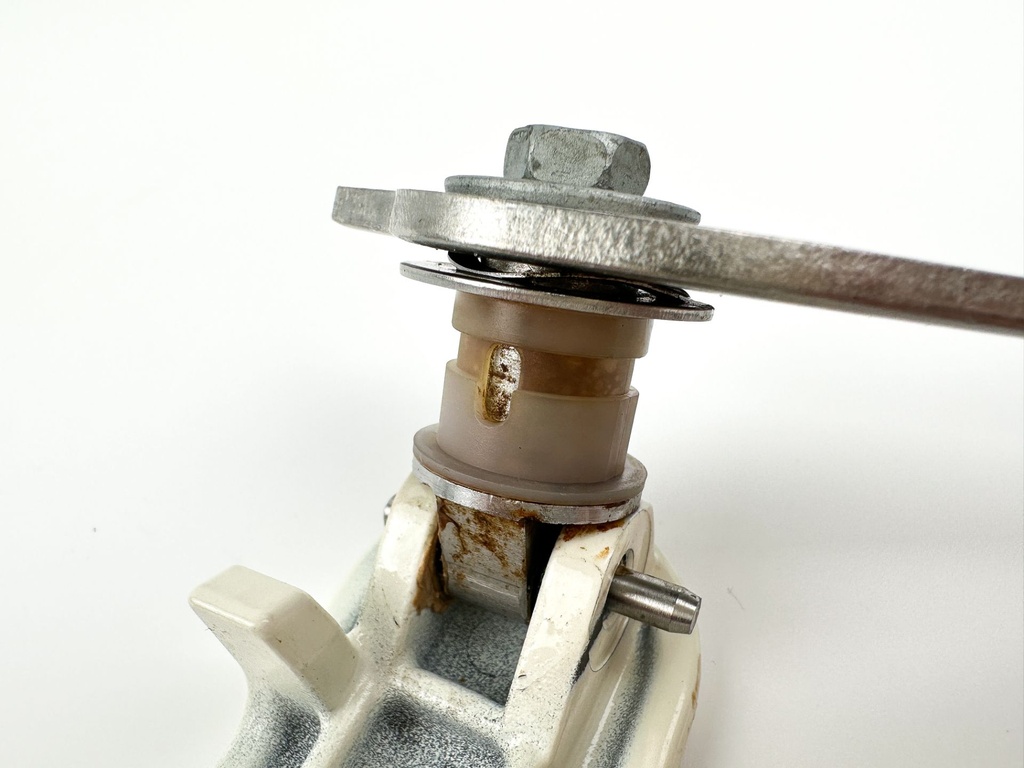 2018 Suzuki 350 HP 4 Stroke Outboard Port Latch Handle 61634-93J00-Y5S OEM