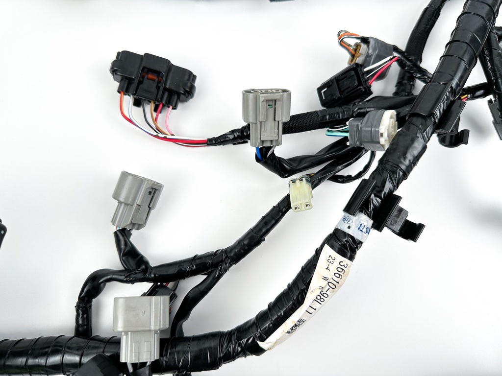 2018 Suzuki 350 HP 4 Stroke Outboard Engine Wire Harness 36610-98L11 OEM