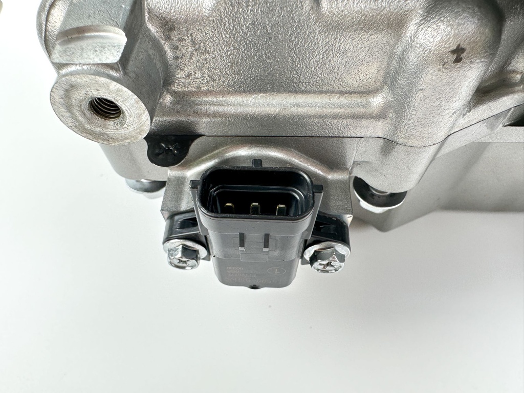 2018 Suzuki 350 HP 4 Stroke Outboard Air Intake Collector 13100-98L01 OEM