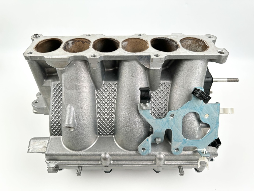 2018 Suzuki 350 HP 4 Stroke Outboard Air Intake Collector 13100-98L01 OEM