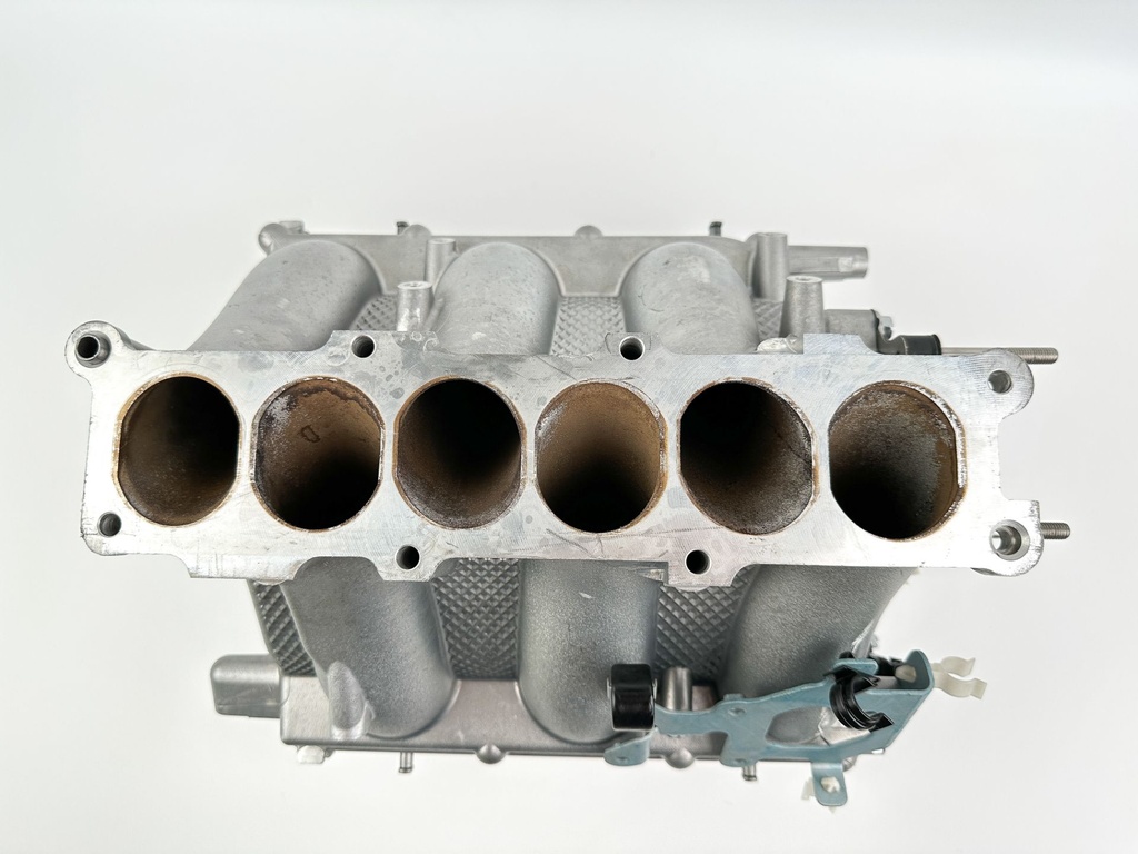 2018 Suzuki 350 HP 4 Stroke Outboard Air Intake Collector 13100-98L01 OEM