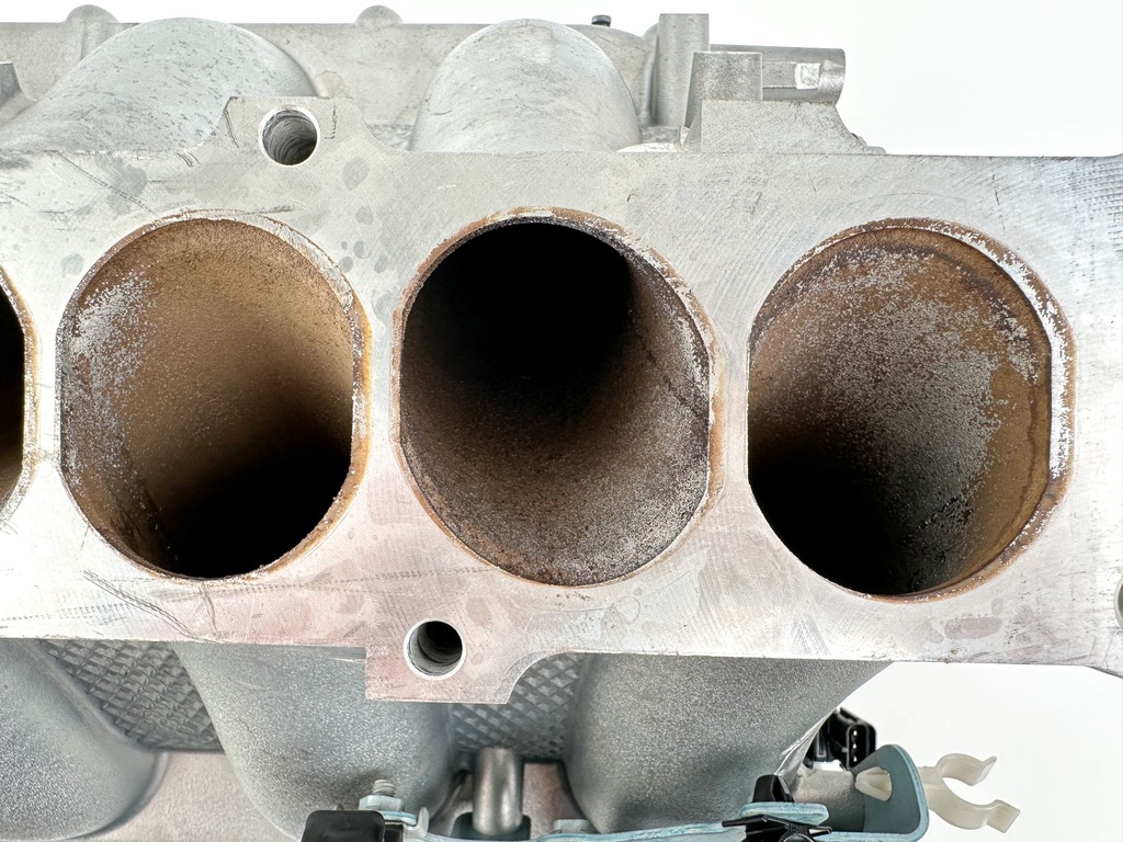 2018 Suzuki 350 HP 4 Stroke Outboard Air Intake Collector 13100-98L01 OEM