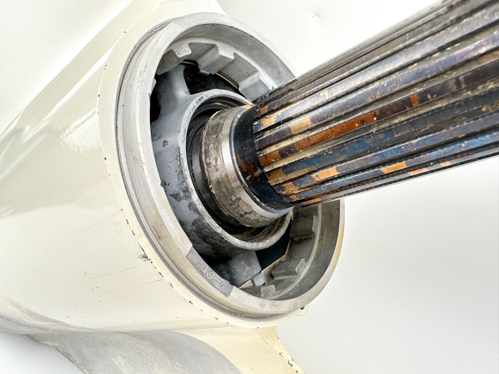 2018-2022 Suzuki DF350A 350 HP XL 25" Shaft Lower Unit 50040-98834-Y5S