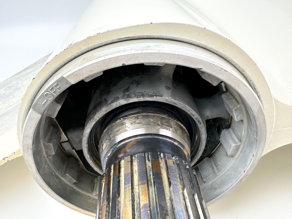 2018-2022 Suzuki DF350A 350 HP XL 25" Shaft Lower Unit 50040-98834-Y5S