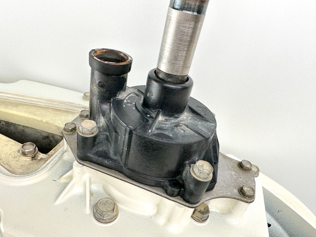 2018-2022 Suzuki DF350A 350 HP XL 25" Shaft Lower Unit 50040-98834-Y5S