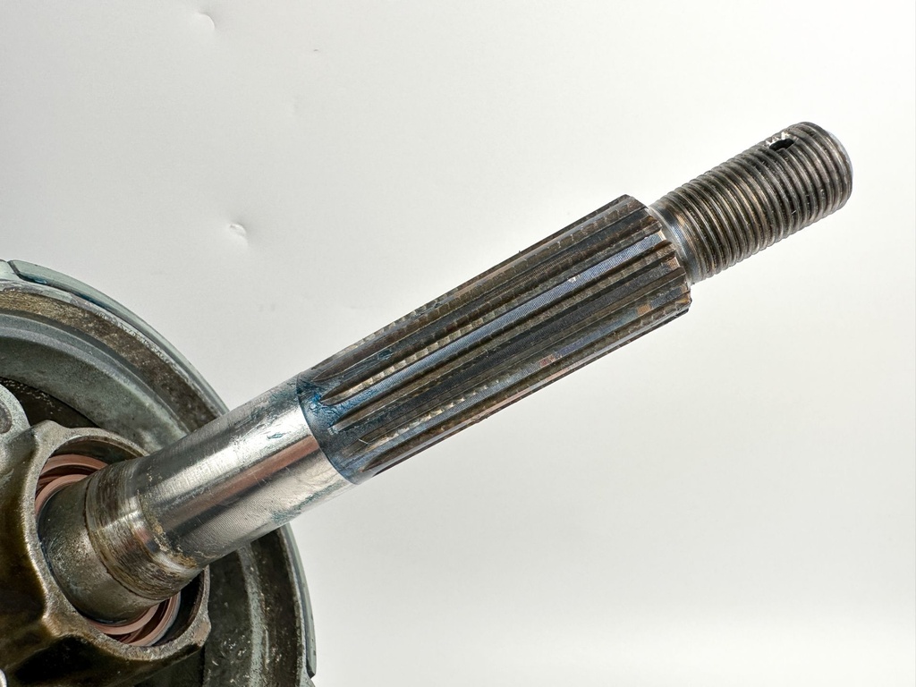 Yamaha 200 255 250 HP V6 F250 3.3L 25" Shaft Lower Unit Gear Case RH