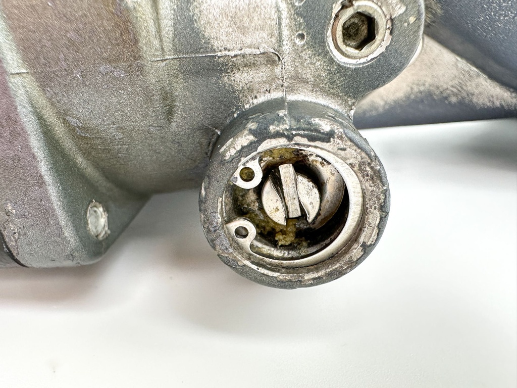 Yamaha F115 115 HP 4 Stroke Outboard Power Trim Tilt Unit 68V-43800-01-4D OEM