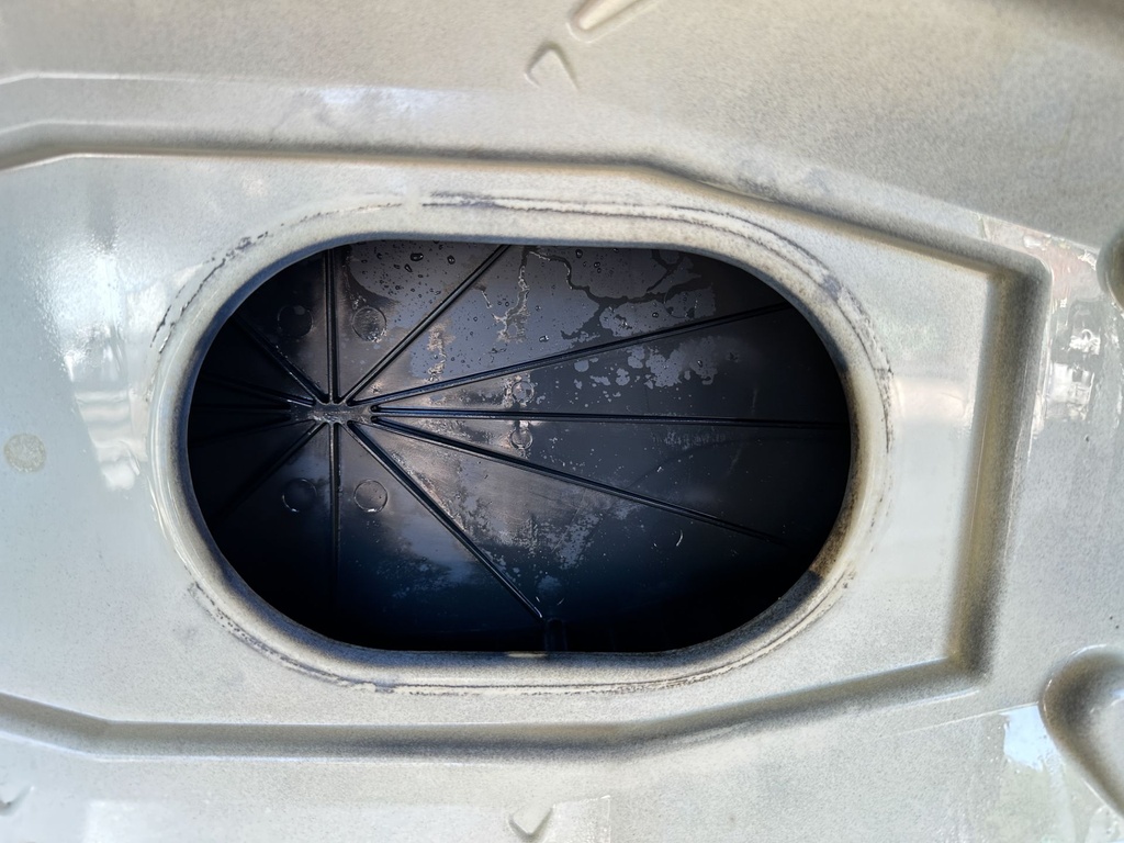 2018 Suzuki 350 HP 4 Stroke Outboard Top Cowling 61420-98823-BBK OEM