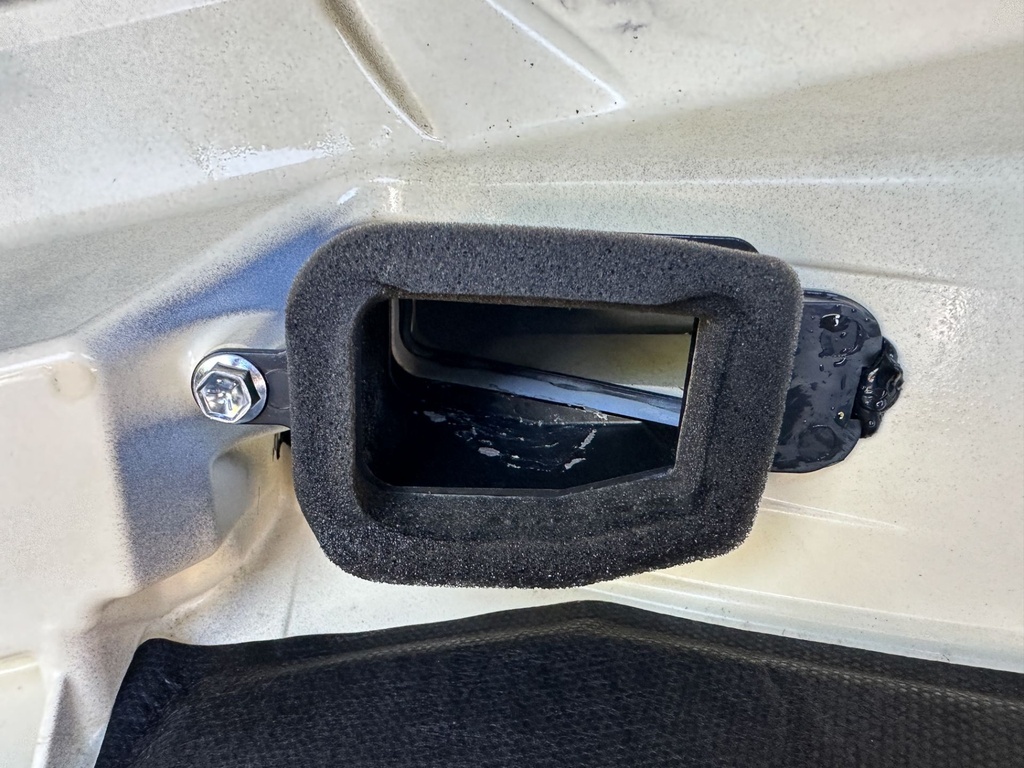 2018 Suzuki 350 HP 4 Stroke Outboard Top Cowling 61420-98823-BBK OEM