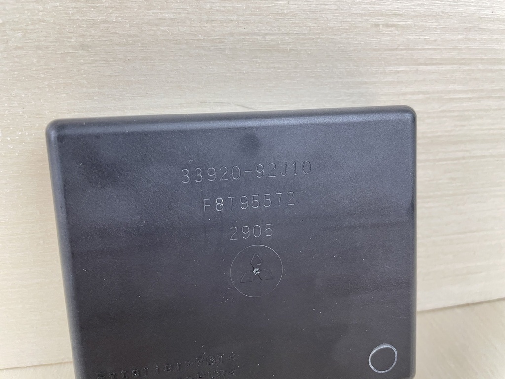 2003 Johnson Suzuki 140HP DF140 4 Stroke Engine Control Unit ECU 33920-92J10