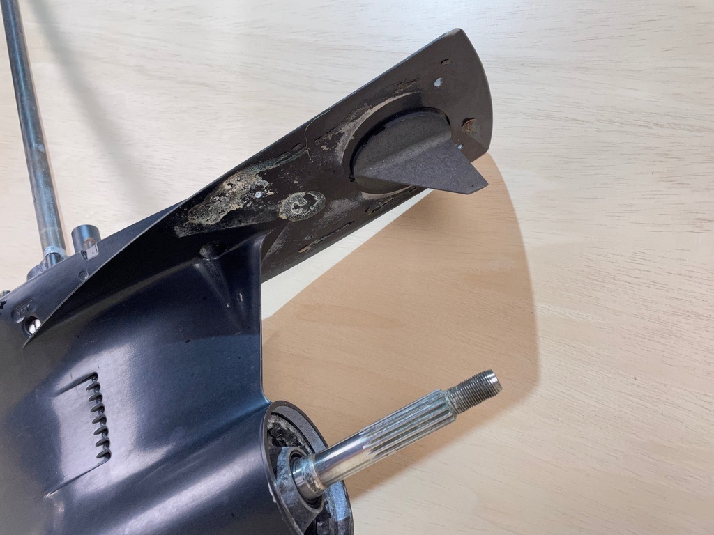 1998 Mercury Optimax 135HP 25" Shaft Gear Case Lower Unit 2:1 9148A83