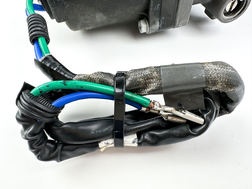 2013 Honda 115 HP 4 Stroke Outboard Power Trim Tilt Unit 56000-ZY6-063 OEM