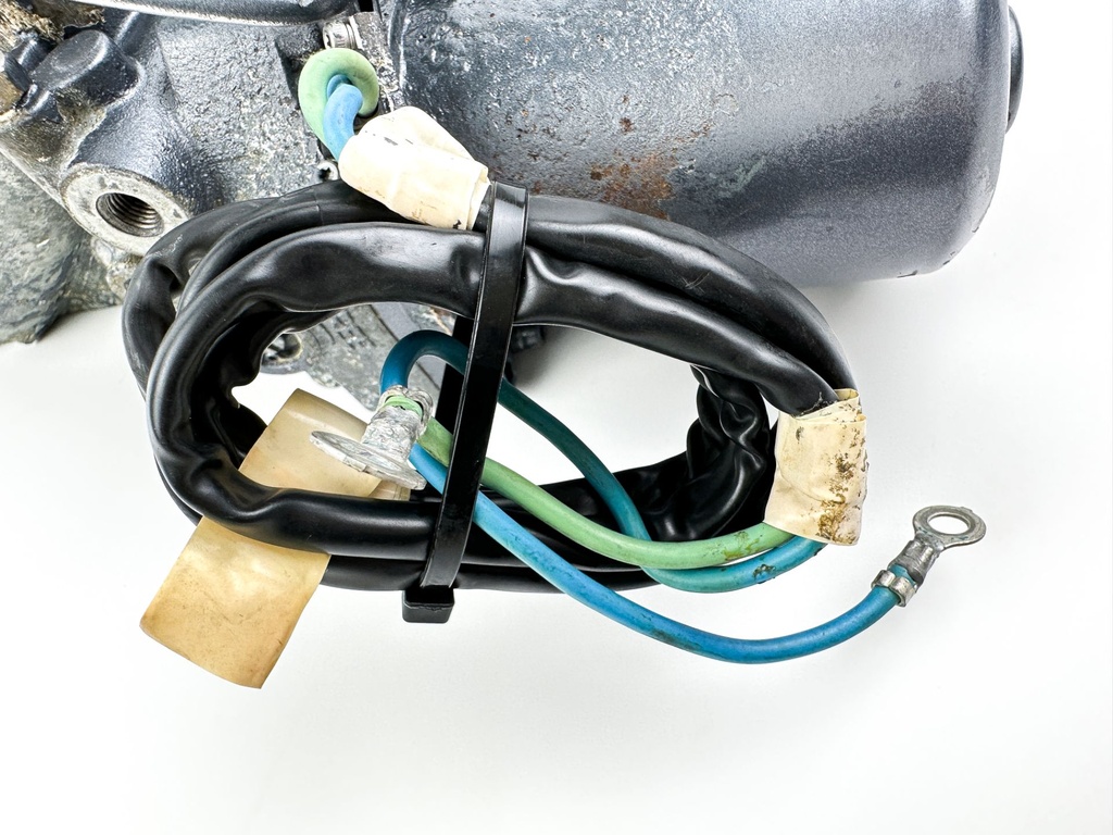 2002 Yamaha 225 HP 4 Stroke Outboard Power Trim Tilt Unit 69J-43800-00-4D OEM