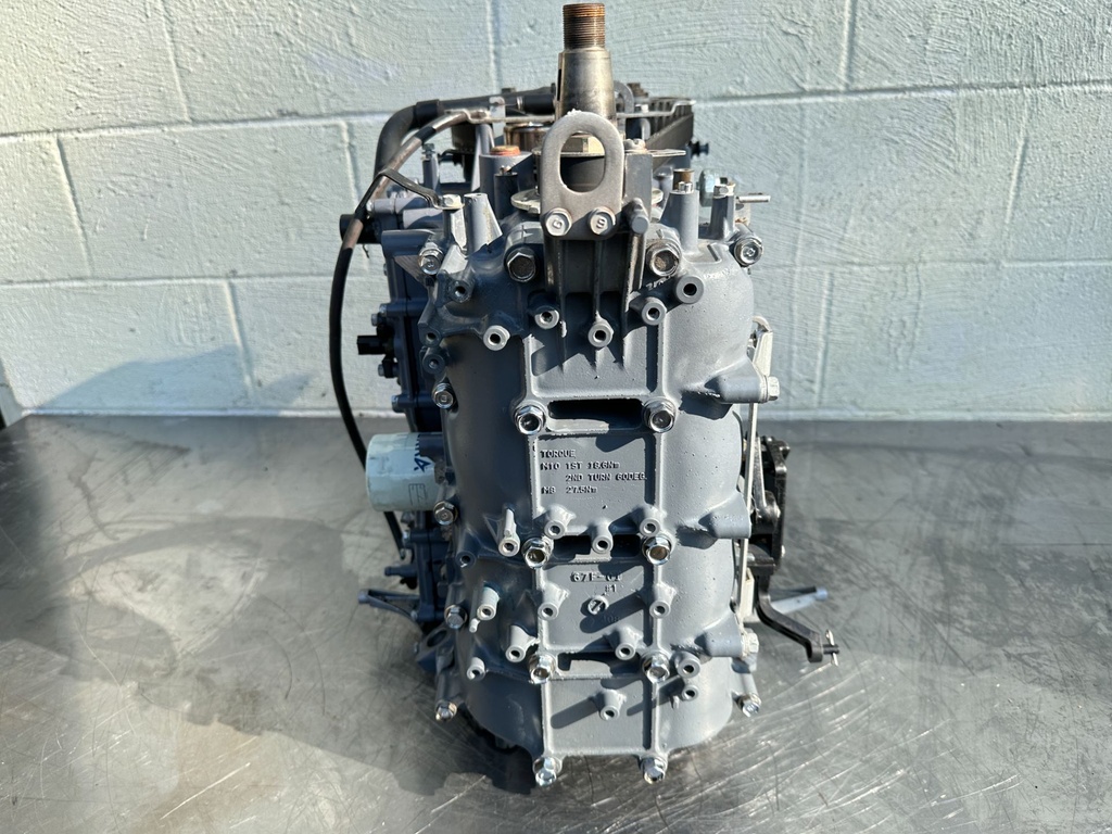 2004 Yamaha 115 HP 4 Stroke Outboard Powerhead 68V-W009B-04-1S OEM