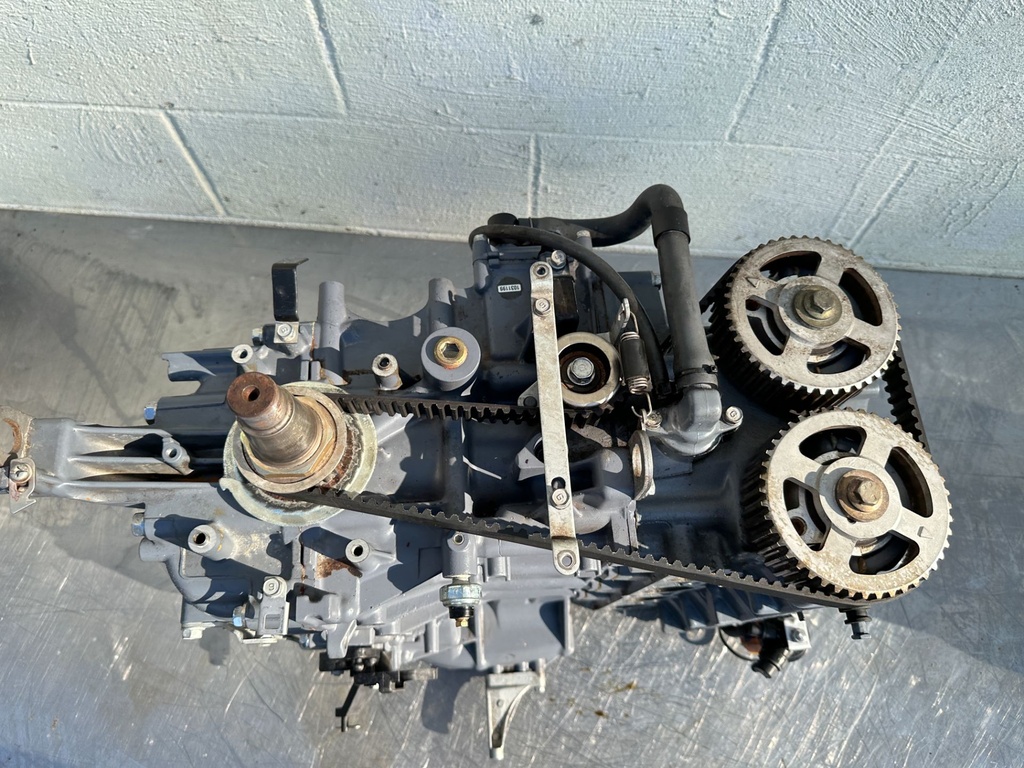 2004 Yamaha 115 HP 4 Stroke Outboard Powerhead 68V-W009B-04-1S OEM