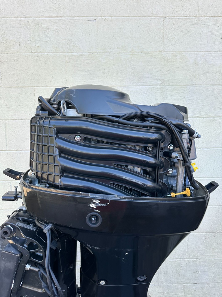 2006 Suzuki 70HP 4 Stroke Outboard Engine W/ 20" Shaft