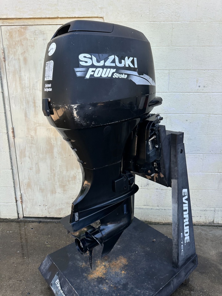 2006 Suzuki 70HP 4 Stroke Outboard Engine W/ 20" Shaft