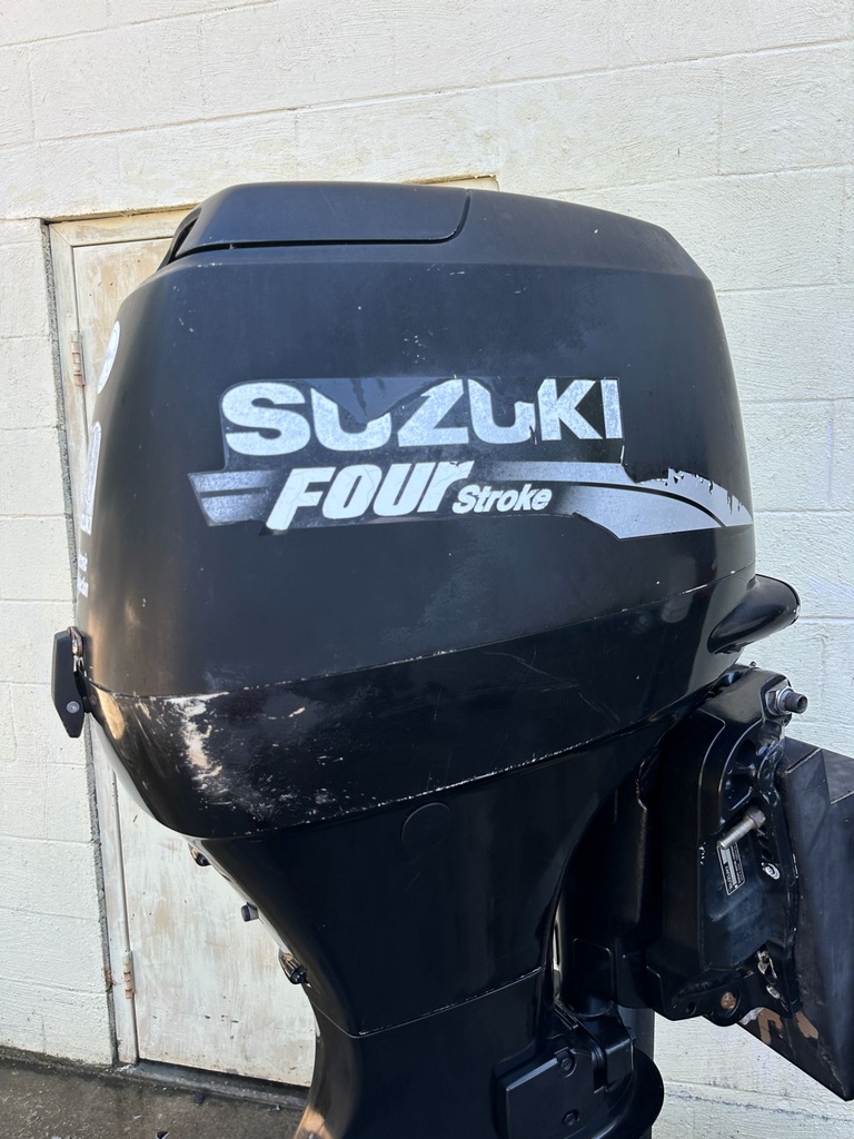 2006 Suzuki 70HP 4 Stroke Outboard Engine W/ 20" Shaft