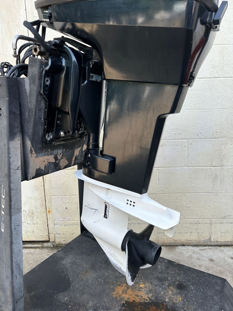 1997 Evinrude 50HP 2 Stroke Outboard Engine W/ 20" Shaft - Just Serviced
