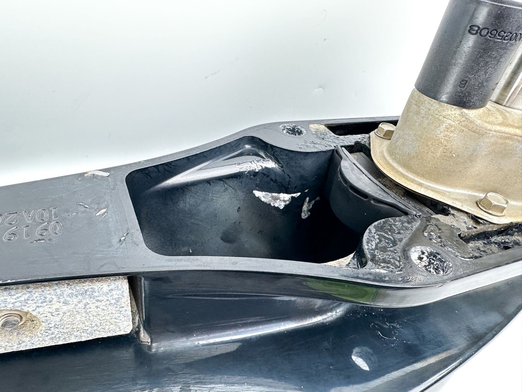 2015 Mercury 90HP 4 Stroke 20" Lower Unit Gear Case RH Assembly 8M0088072