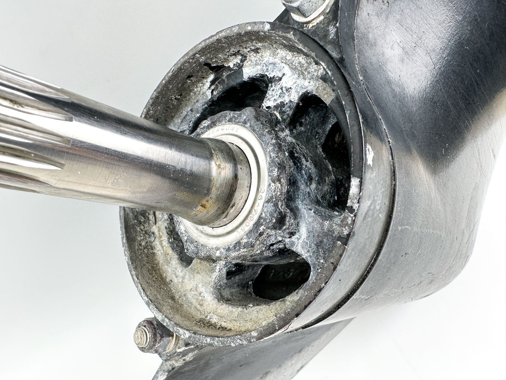 98-06 Mercury 75 90 115 HP 4 Stroke Carb 20" Long Lower Unit 888845T03