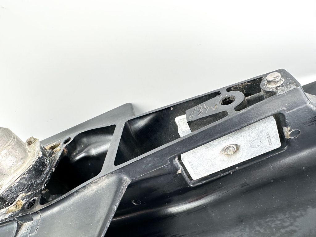 98-06 Mercury 75 90 115 HP 4 Stroke Carb 20" Long Lower Unit 888845T03