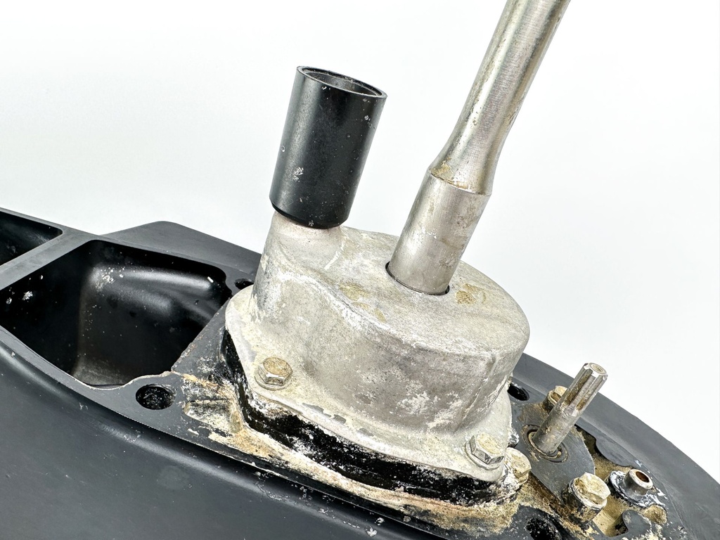 98-06 Mercury 75 90 115 HP 4 Stroke Carb 20" Long Lower Unit 888845T03