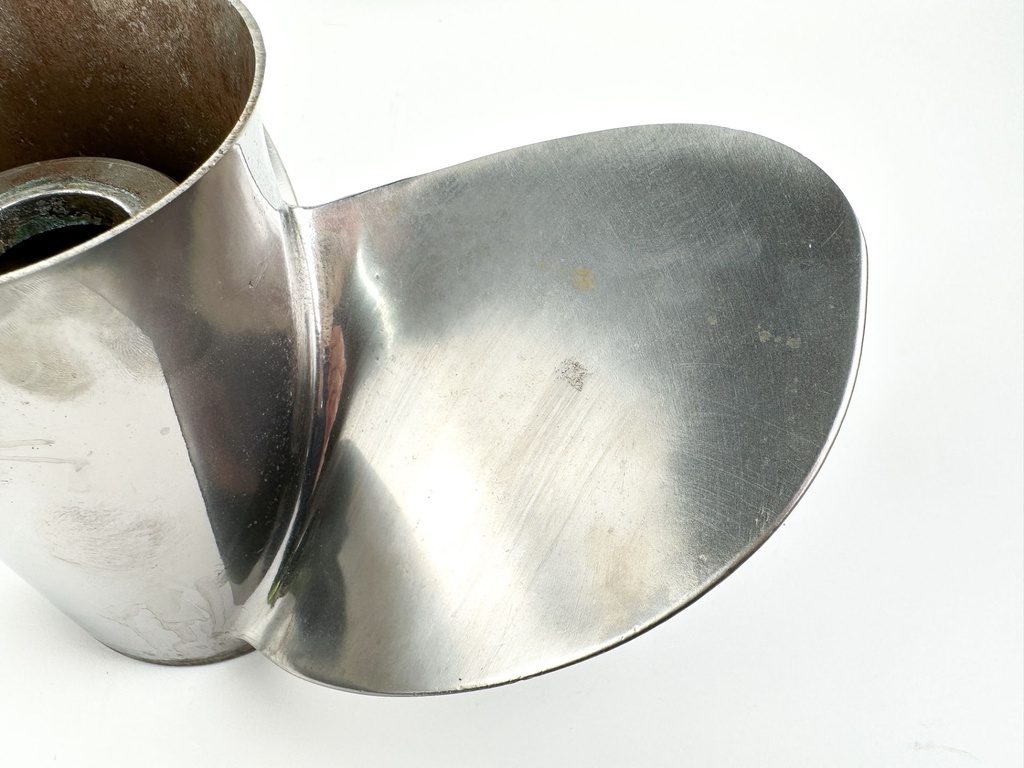 Mercury Marine Vengeance Propeller 3 x 13 3/8'' x 14P RH 48-17314 14P