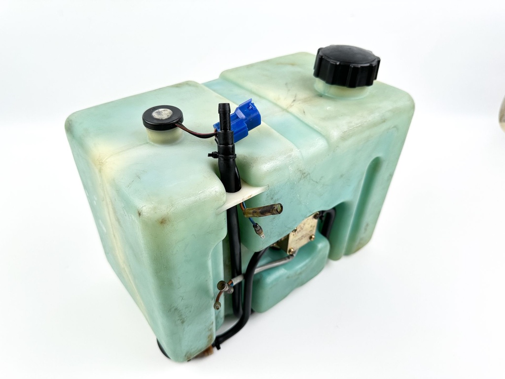 Yamaha Remote Outboard Oil Tank 10.5L 2.8 Gallons W/ Pump & Sensor