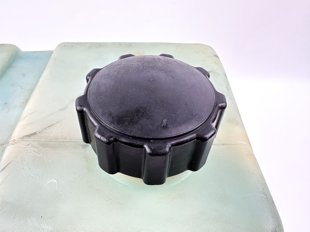 Yamaha Remote Outboard Oil Tank 10.5L 2.8 Gallons W/ Pump & Sensor