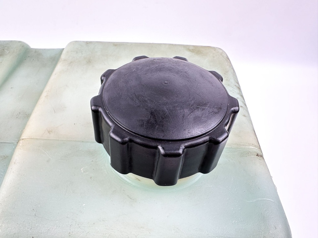 Yamaha Outboard Remote Oil Tank 10.5L 2.8 Gallons W/ Pump & Sensor