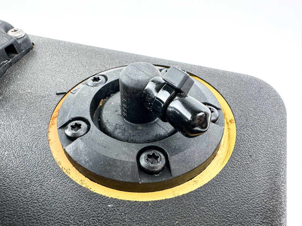 Johnson Evinrude 2 Stroke Outboard Remote Oil Supply Tank 1.8 Gallons W/ Return