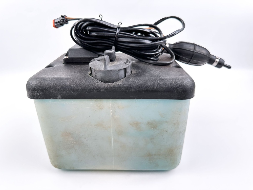 Johnson Evinrude 2 Stroke Outboard Remote Oil Supply Tank 1.8 Gallons 0176712