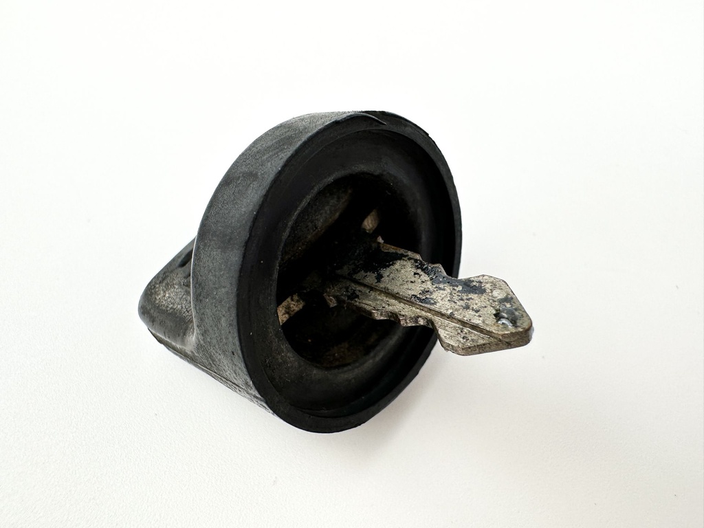 Yamaha Outboard Single Engine Key Switch & Key - 2 Stroke