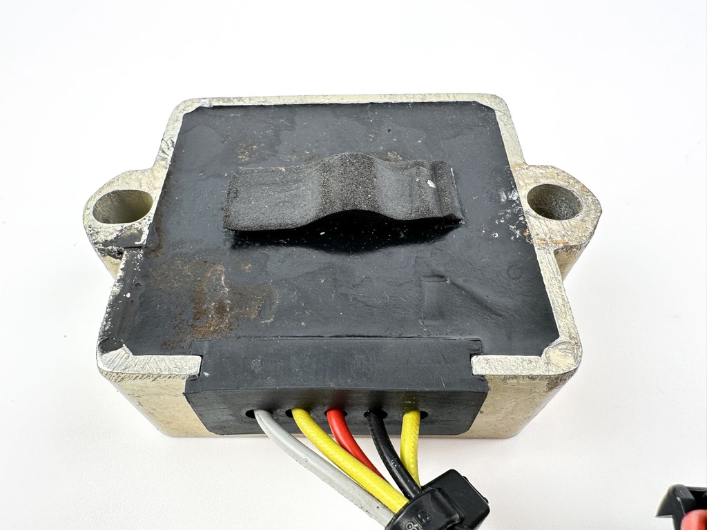 2007 Mercury 60 HP 4 Stroke Outboard Voltage Regulator 893640T01 OEM