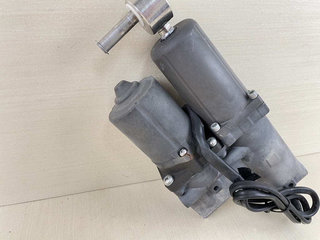 2007 Suzuki 50HP 4 Stroke Outboard Power Trim & Tilt Unit Assembly 48000-87J42