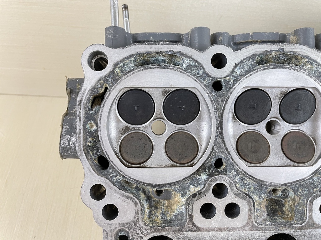 2007 Suzuki 50HP 4 Stroke Outboard Cylinder Head Complete 11100-87J23