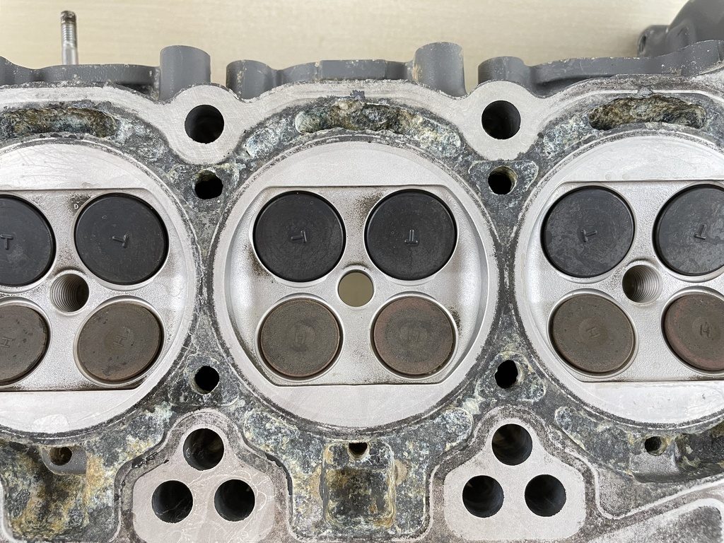 2007 Suzuki 50HP 4 Stroke Outboard Cylinder Head Complete 11100-87J23