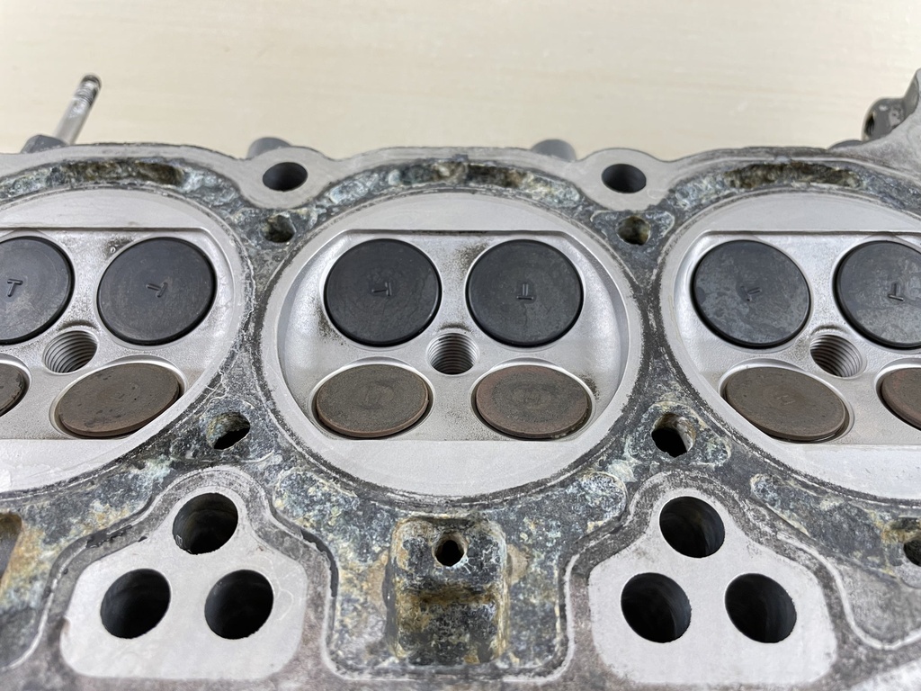 2007 Suzuki 50HP 4 Stroke Outboard Cylinder Head Complete 11100-87J23