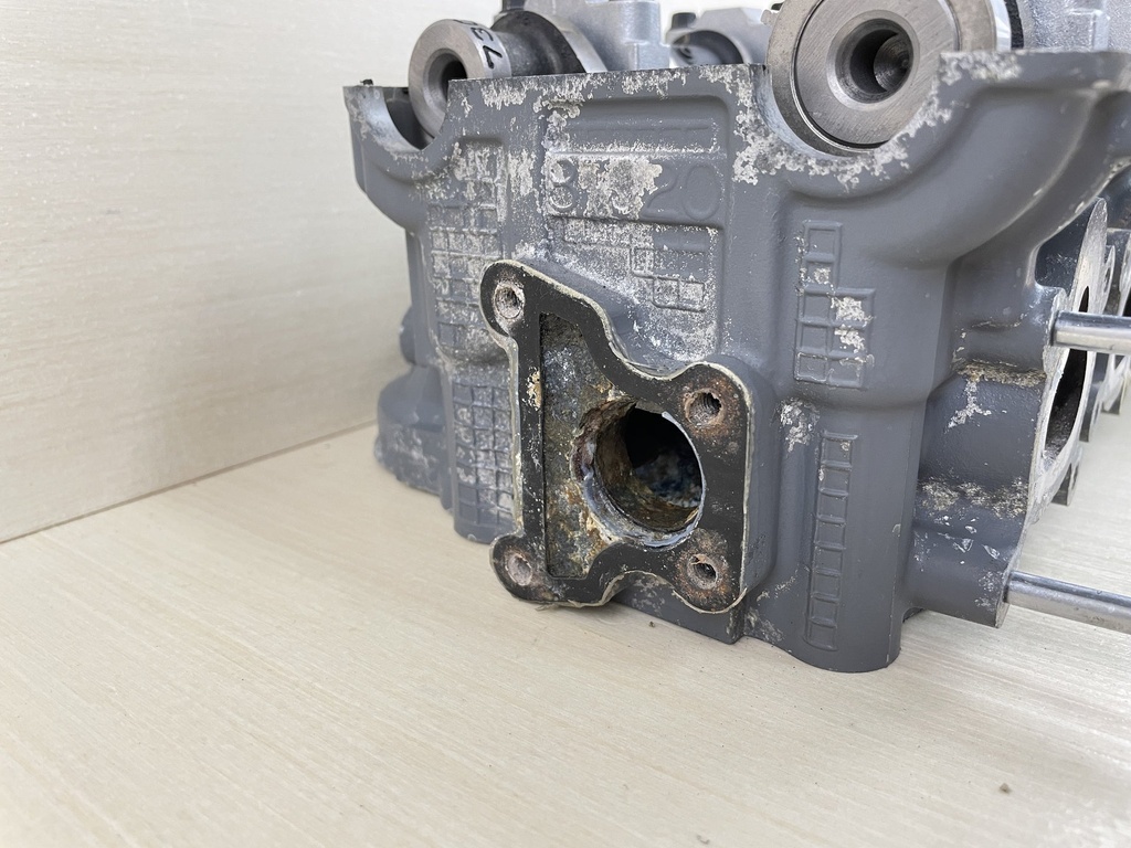 2007 Suzuki 50HP 4 Stroke Outboard Cylinder Head Complete 11100-87J23