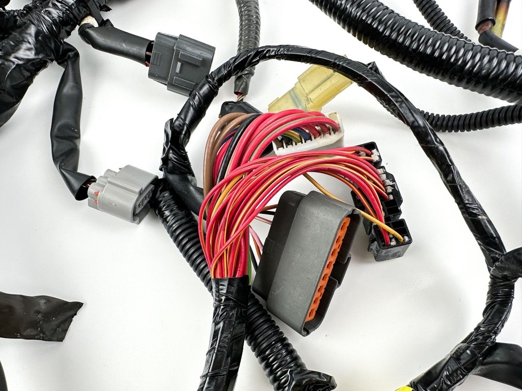 2005 Yamaha 250 HP 4 Stroke Outboard Engine Wire Harness 6P2-82590-00-00 Tested