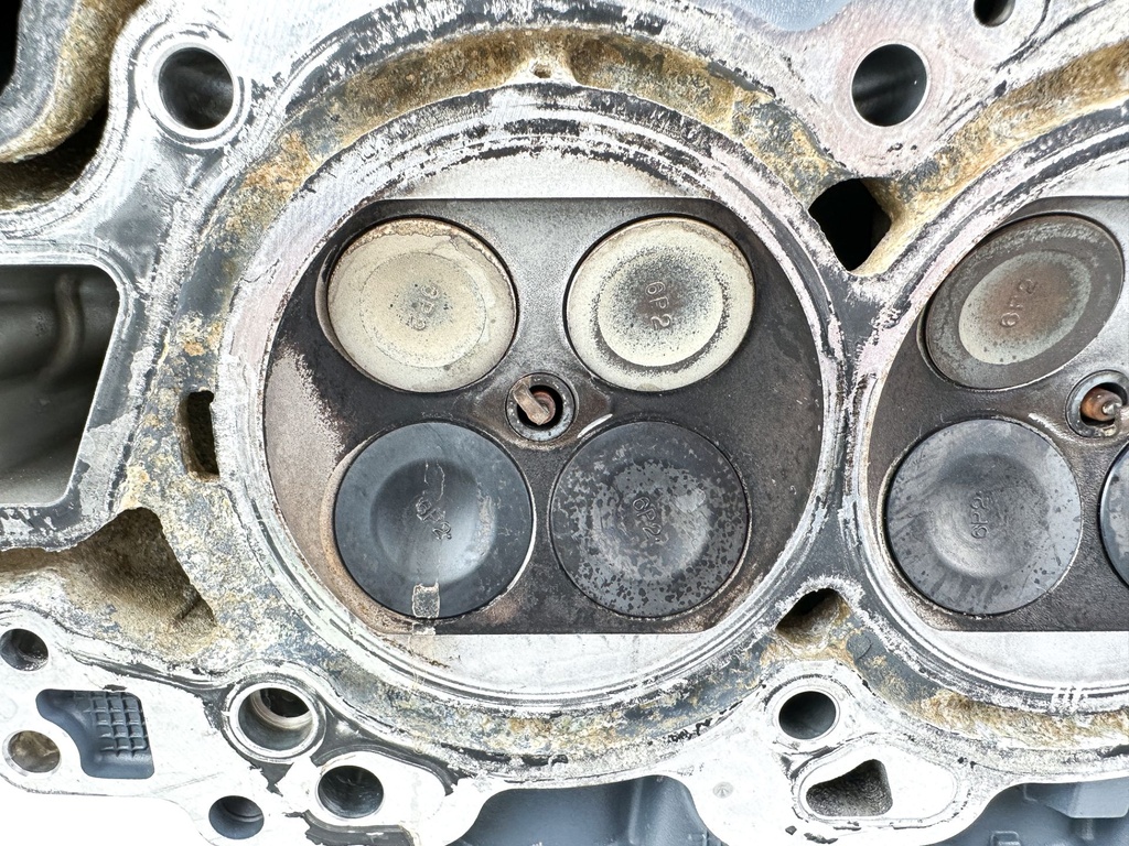 2005 Yamaha 250 HP 4 Stroke Outboard Port Cylinder Head 6P2-W009C-00-1S OEM