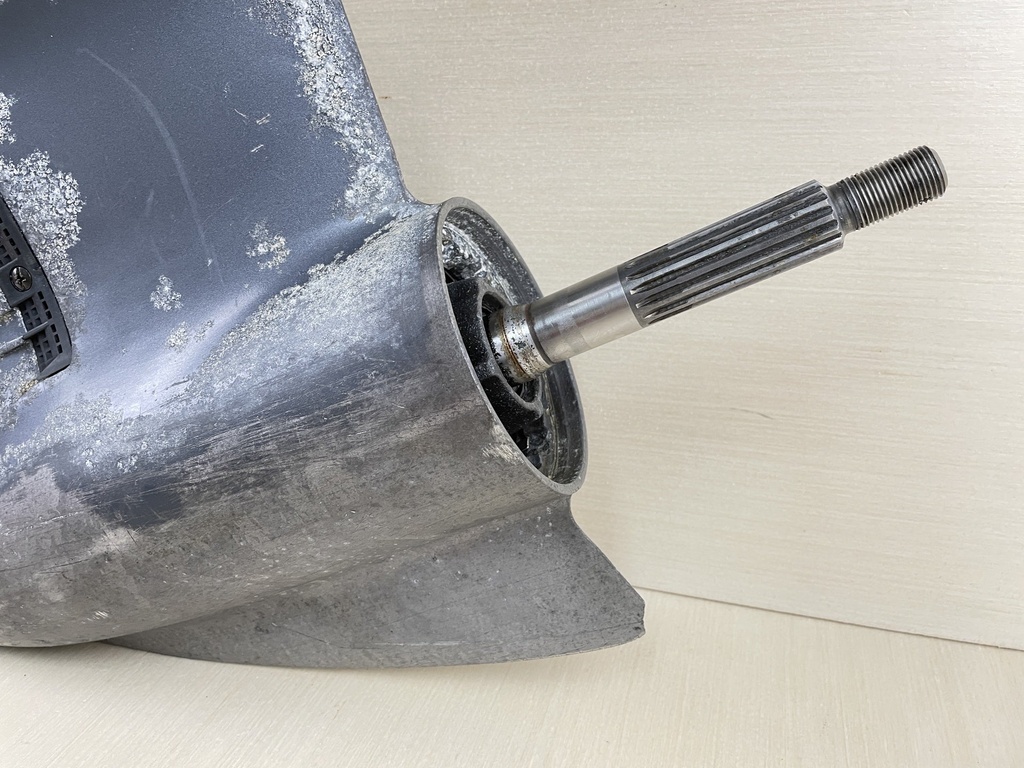 2015 Yamaha 200HP F200 4 Stroke Outboard 25" XL Lower Unit Gear Case RH 6DA-45300-10-8D