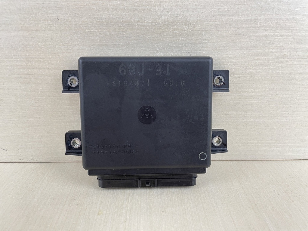 2006 Yamaha 225HP 4 Stroke Engine Control Unit ECU 69J-8591A-32-00  584 Hours