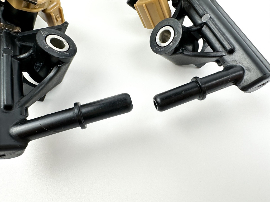 2005 Yamaha 250 HP 4 Stroke Fuel Injector Set W/ Rail 6P2-13761-00-00 Cleaned