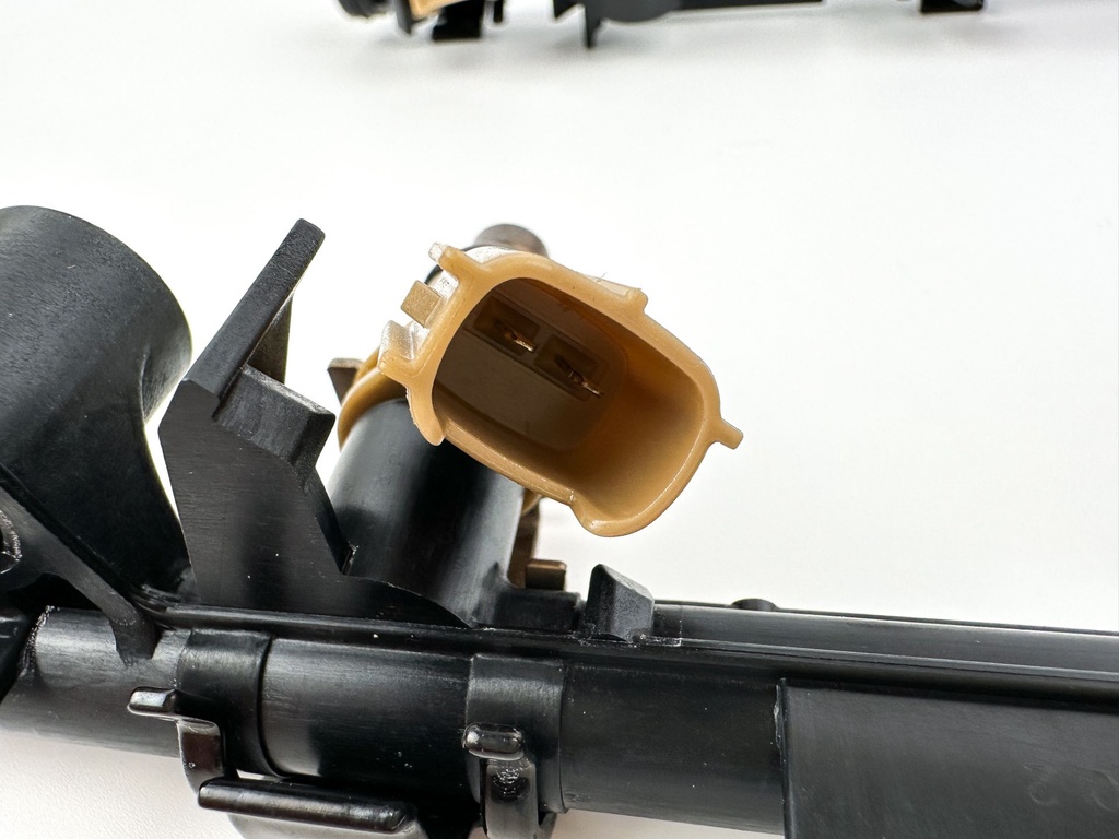 2005 Yamaha 250 HP 4 Stroke Fuel Injector Set W/ Rail 6P2-13761-00-00 Cleaned