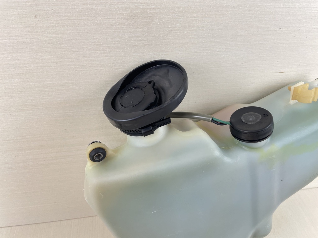 1991 Yamaha 70HP 2 Stroke Outboard Complete Oil Tank Assembly 6H3-21707-06-00