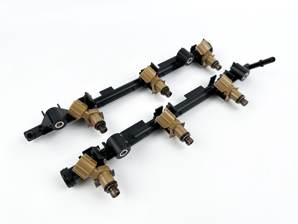 2005 Yamaha 250 HP 4 Stroke Fuel Injector Set W/ Rail 6P2-13761-00-00 Cleaned